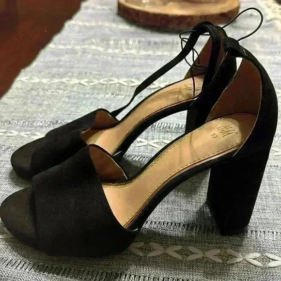 H&M brand new women’s black heels size 37(6.5 US) - Picture 2 of 3